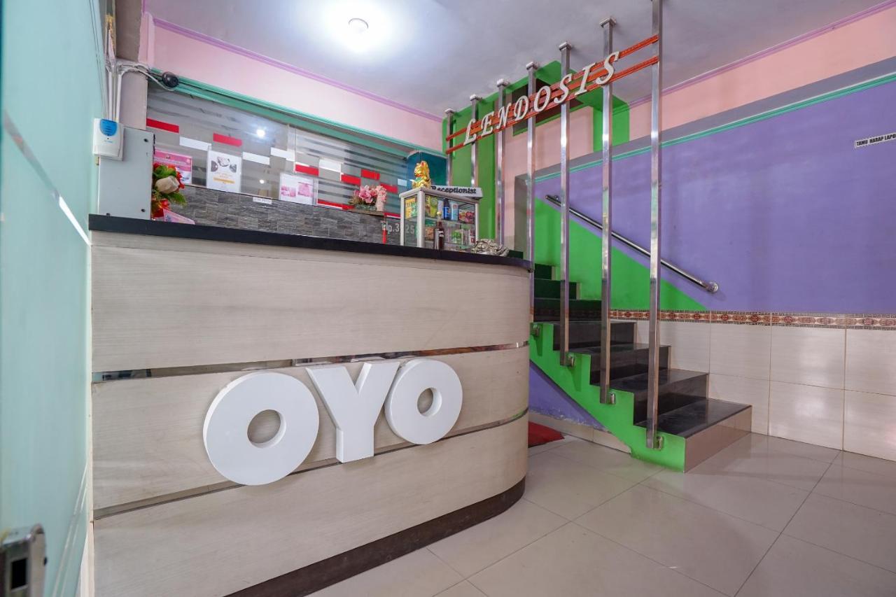 Oyo 1495 Hotel Lendosis Palembang Kültér fotó