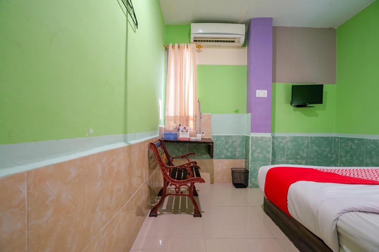 Oyo 1495 Hotel Lendosis Palembang Kültér fotó