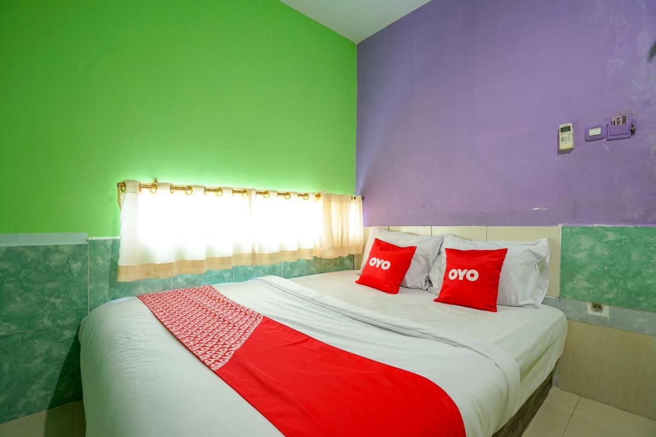 Oyo 1495 Hotel Lendosis Palembang Kültér fotó
