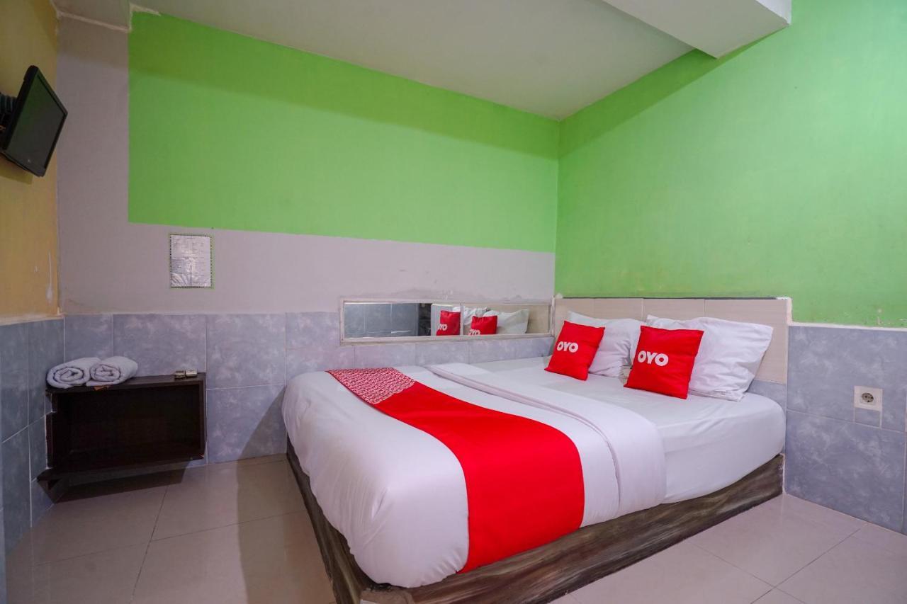 Oyo 1495 Hotel Lendosis Palembang Kültér fotó