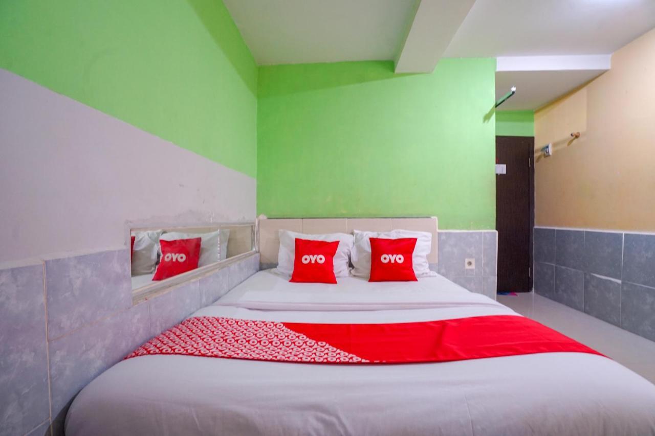Oyo 1495 Hotel Lendosis Palembang Kültér fotó