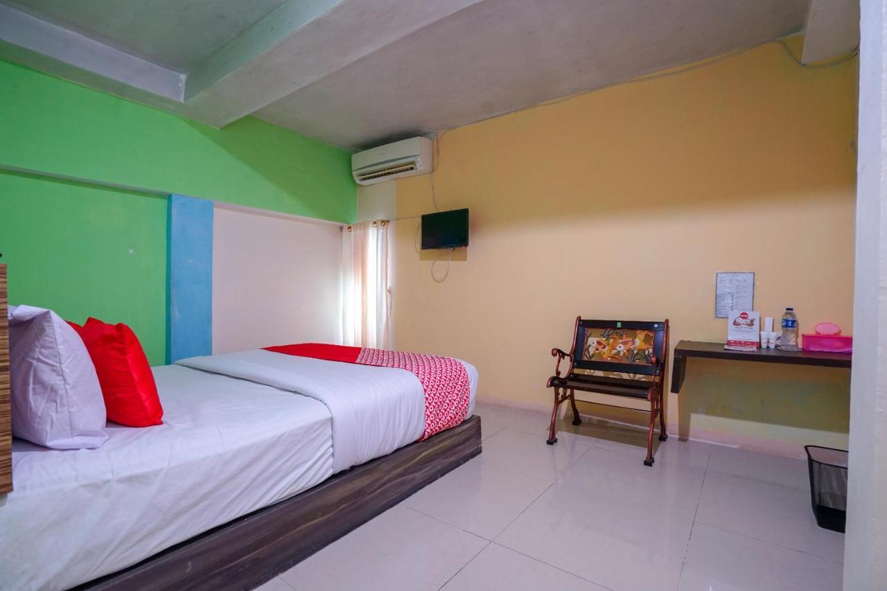 Oyo 1495 Hotel Lendosis Palembang Kültér fotó