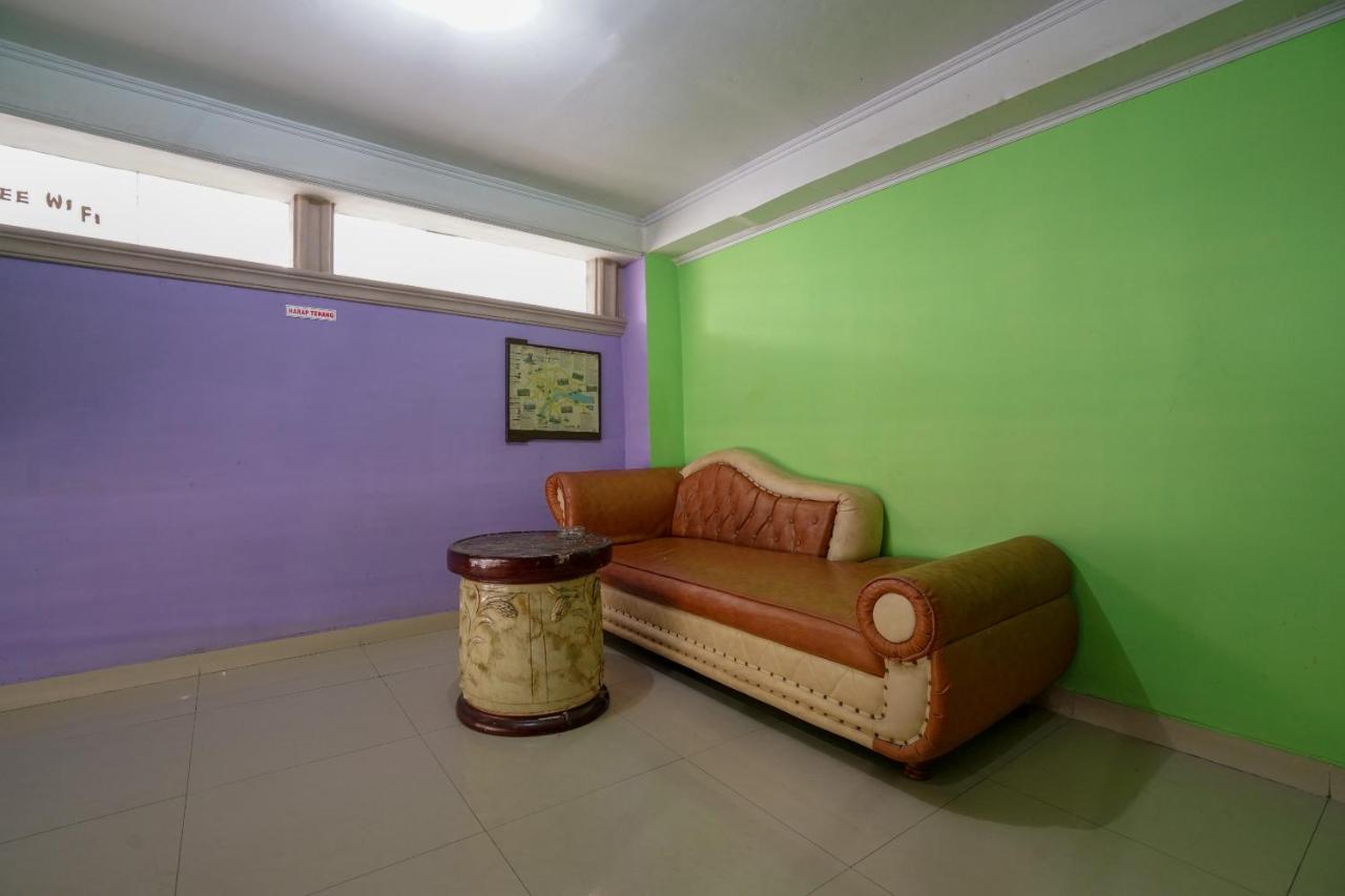Oyo 1495 Hotel Lendosis Palembang Kültér fotó